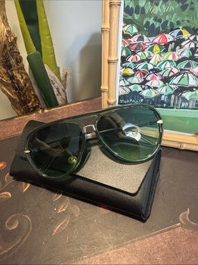 Women's Aviator Sunglasses with Green Lenses